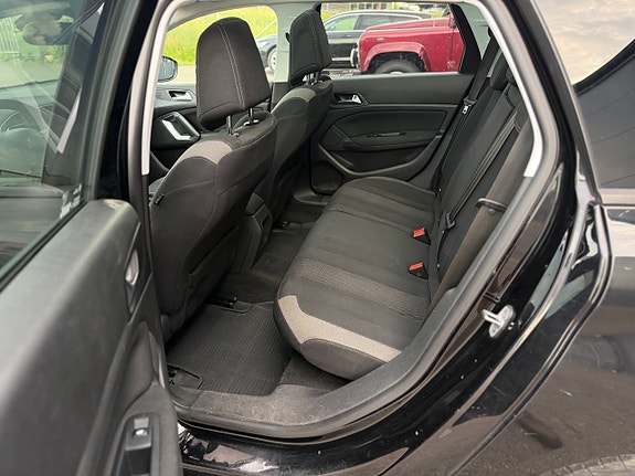 Peugeot 308 SW 10 of 25
