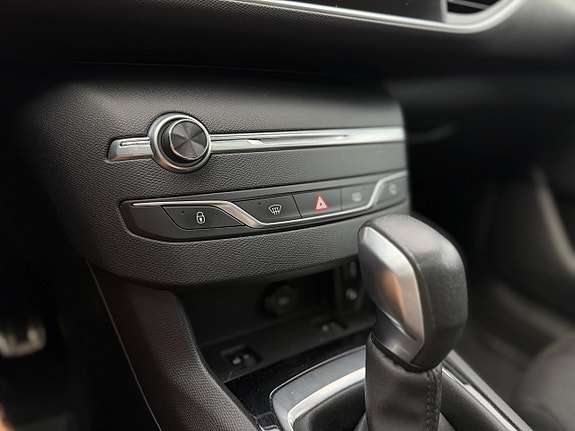 Peugeot 308 SW 21 of 25