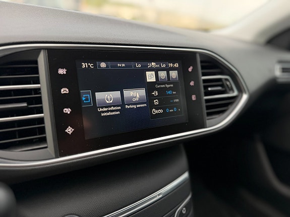 Peugeot 308 SW 22 of 25