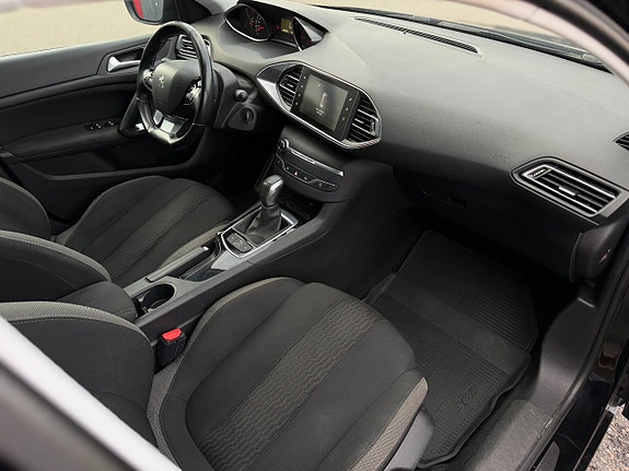 Peugeot 308 SW 13 of 25