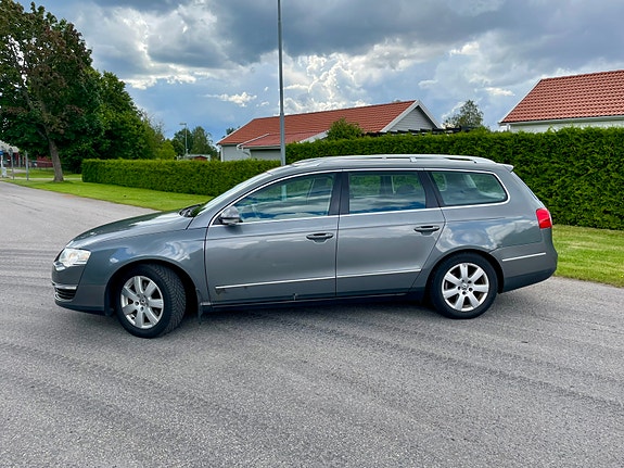 Volkswagen Passat 2 of 5