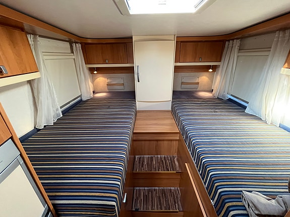 Hymer 11 of 18