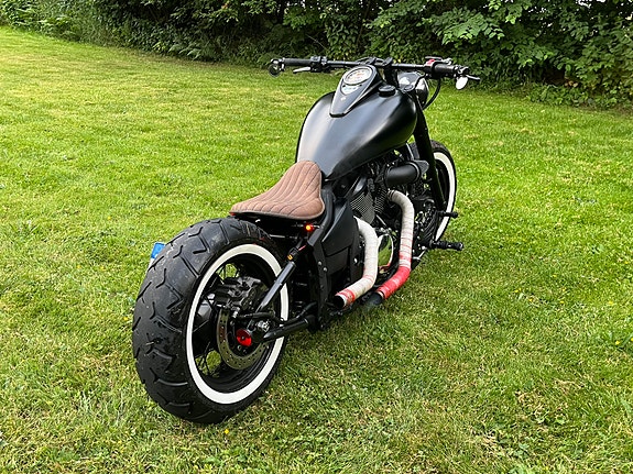 Kawasaki Vulcan 900 Classic 3 of 5