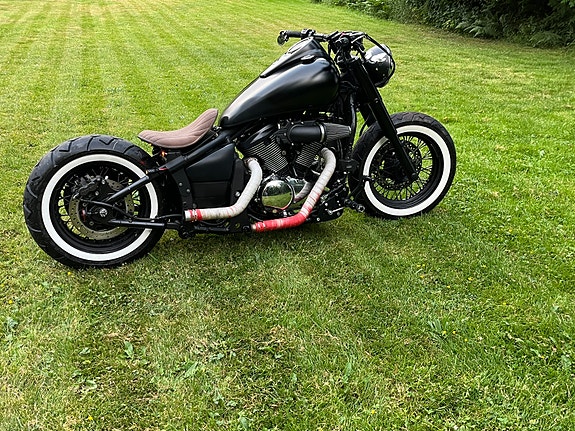Kawasaki Vulcan 900 Classic 4 of 5