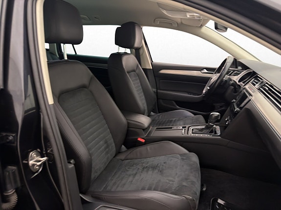Volkswagen Passat 22 of 27