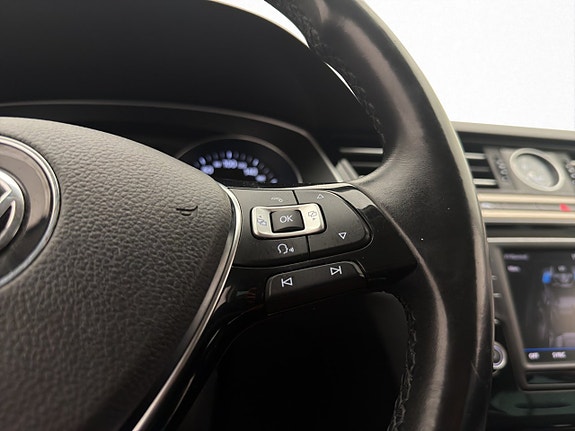 Volkswagen Passat 16 of 27