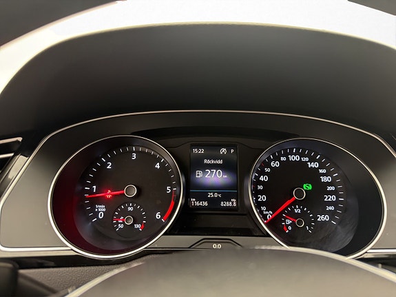 Volkswagen Passat 15 of 27