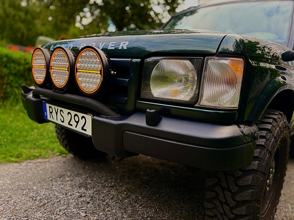 Land Rover Discovery 3 of 5