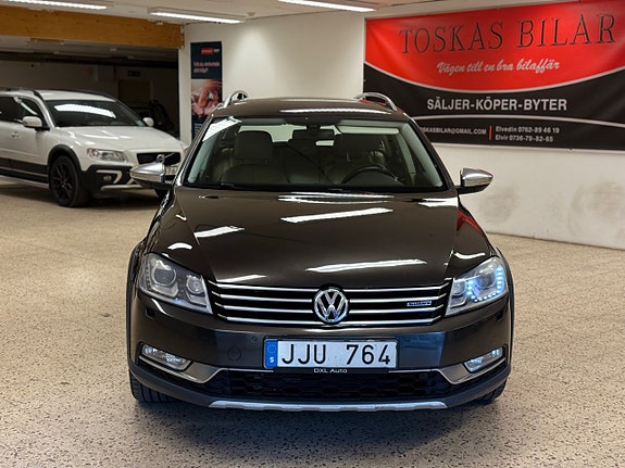 Volkswagen Passat Alltrack 3 of 5