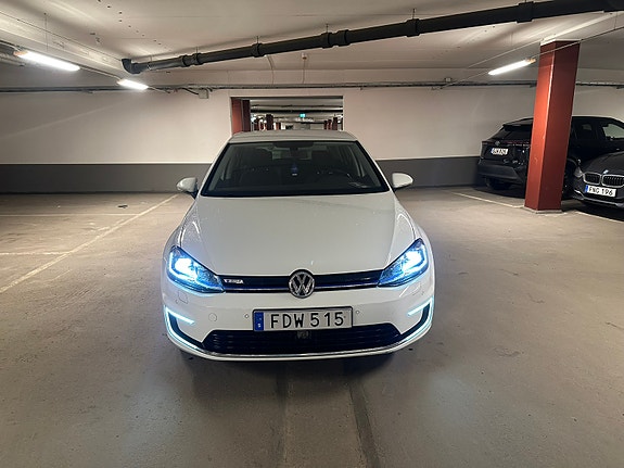 Volkswagen Golf VII 2 of 5