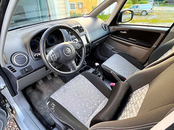 Suzuki SX4 5 of 5