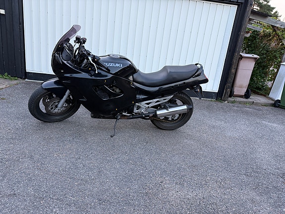 Suzuki GSX750F Katana 3 of 3