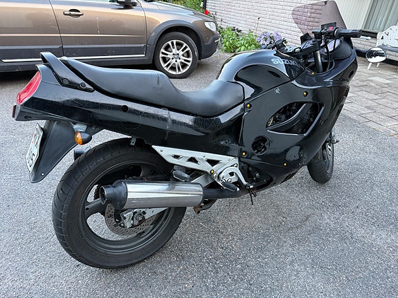 Suzuki GSX750F Katana 2 of 3