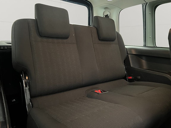 Volkswagen Caddy Maxi 16 of 30