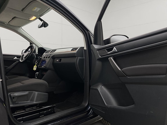 Volkswagen Caddy Maxi 23 of 30