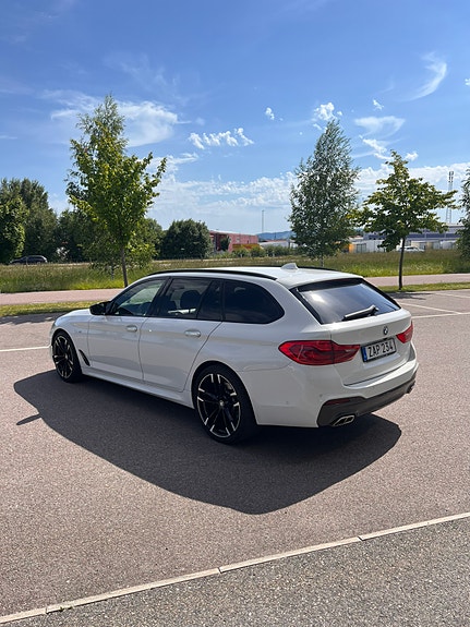 BMW 520d 3 of 5