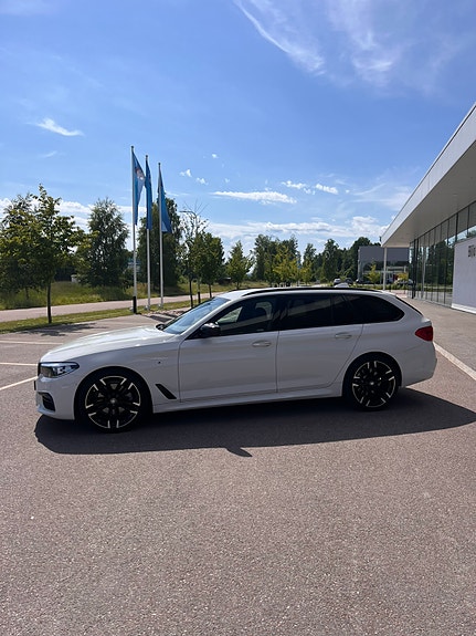 BMW 520d 4 of 5
