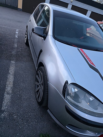 Volkswagen Golf V 9 of 9