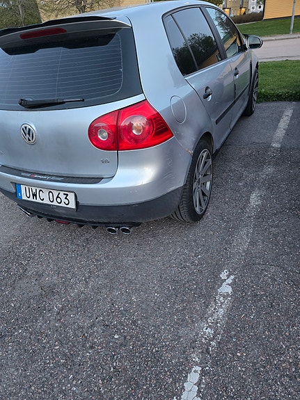 Volkswagen Golf V 3 of 5