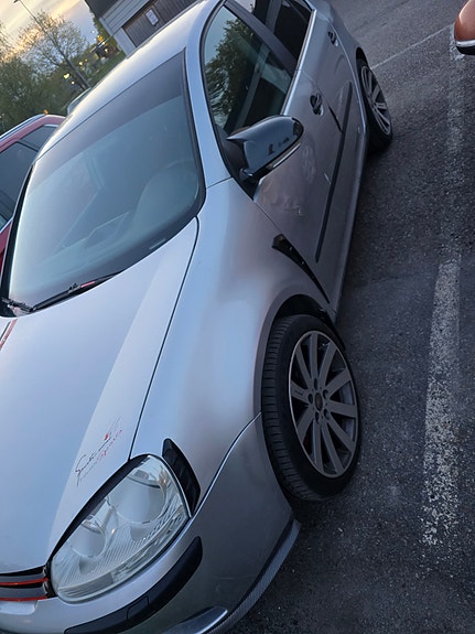 Volkswagen Golf V 8 of 9