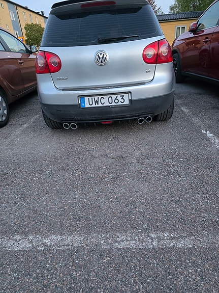 Volkswagen Golf V 5 of 5