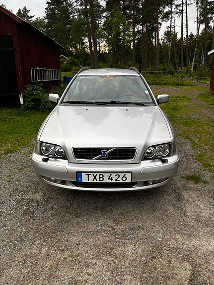 Volvo V40 2 of 3