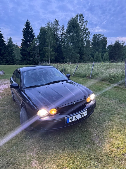 Jaguar X-TYPE 2 of 9