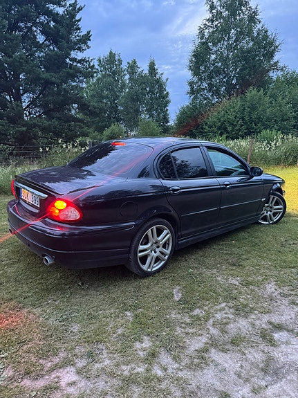 Jaguar X-TYPE 4 of 9