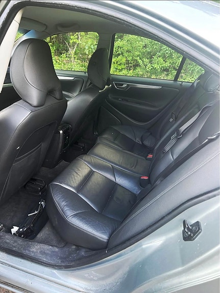 Volvo S60 4 of 5