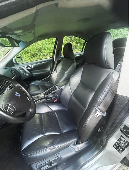 Volvo S60 2 of 5