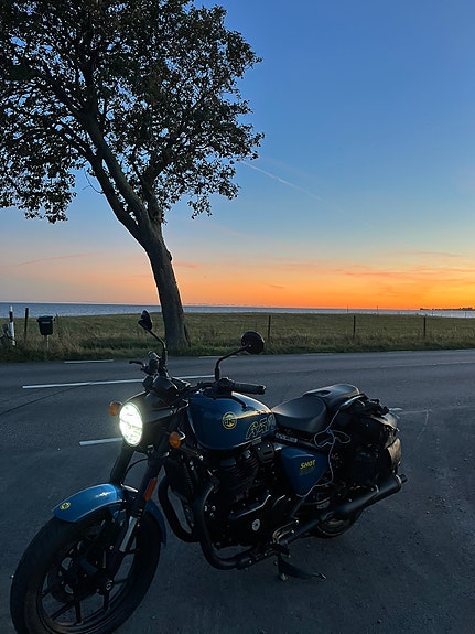 Royal Enfield SHOTGUN 650 2 of 5