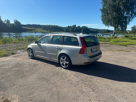 Volvo V50 4 of 5