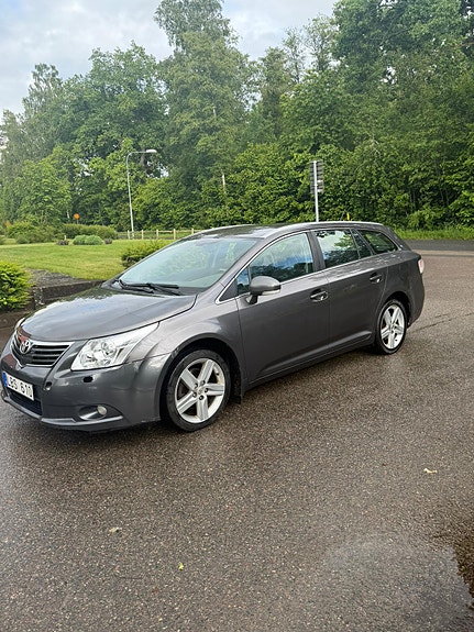 Toyota Avensis 5 of 5