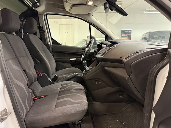 Ford Transit Connect 21 of 23