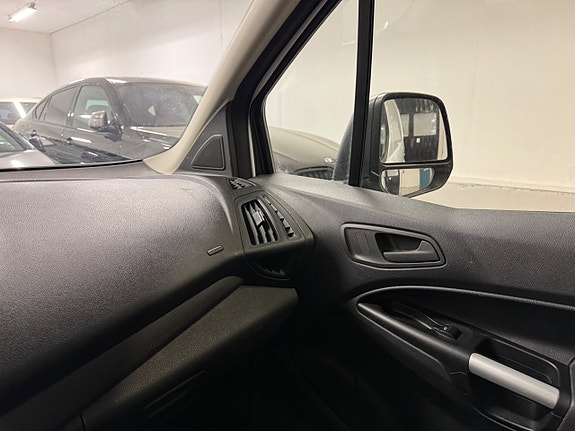 Ford Transit Connect 20 of 23