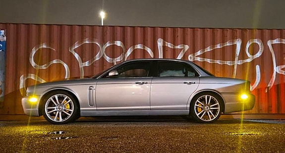 Jaguar XJ 7 of 11