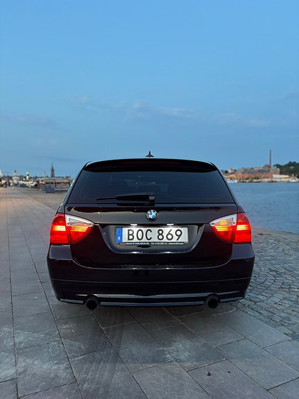 BMW 335i 3 of 5