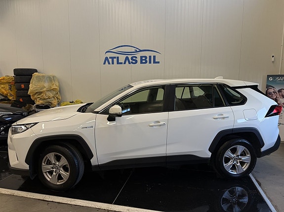 Toyota RAV4 2 of 22