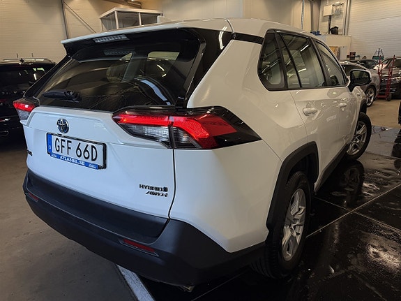 Toyota RAV4 5 of 22