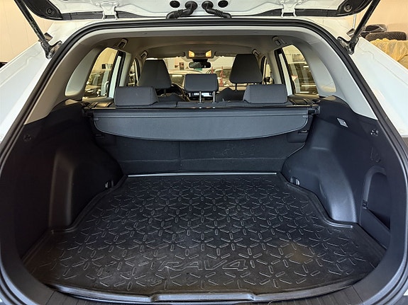 Toyota RAV4 10 of 22