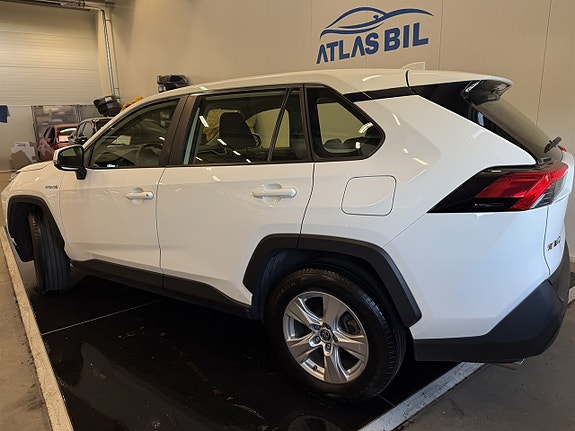 Toyota RAV4 3 of 22