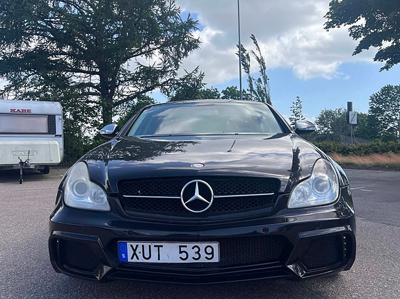 Mercedes-Benz CLS350 2 of 10
