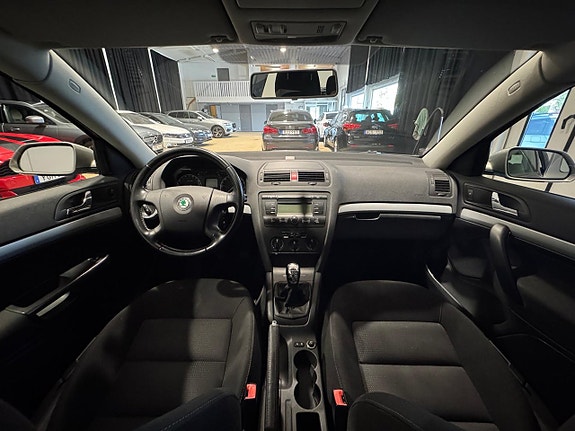Skoda Octavia 10 of 16