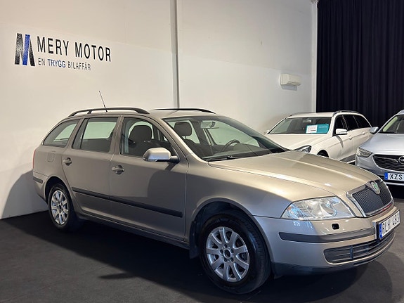 Skoda Octavia 2 of 5