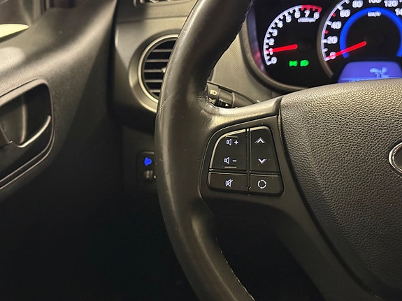 Hyundai i10 15 of 23