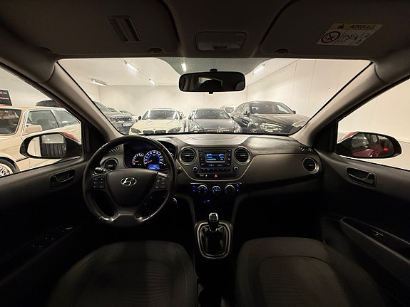 Hyundai i10 13 of 23