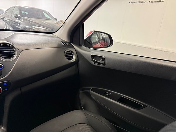 Hyundai i10 21 of 23