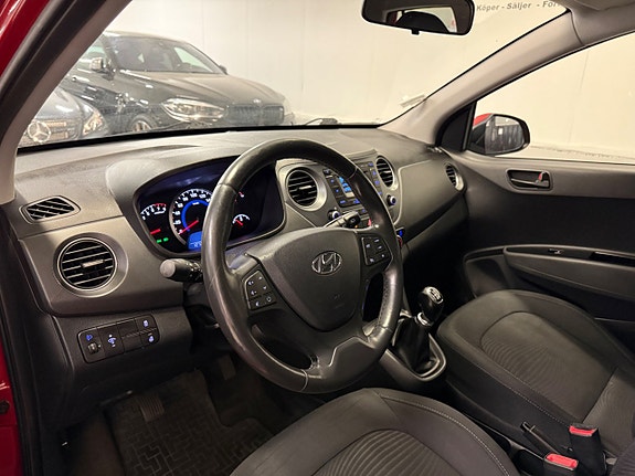 Hyundai i10 7 of 23