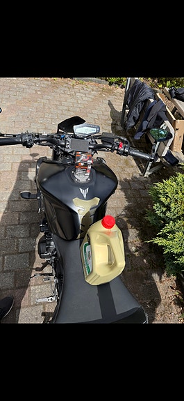 Yamaha MT-09 4 of 4