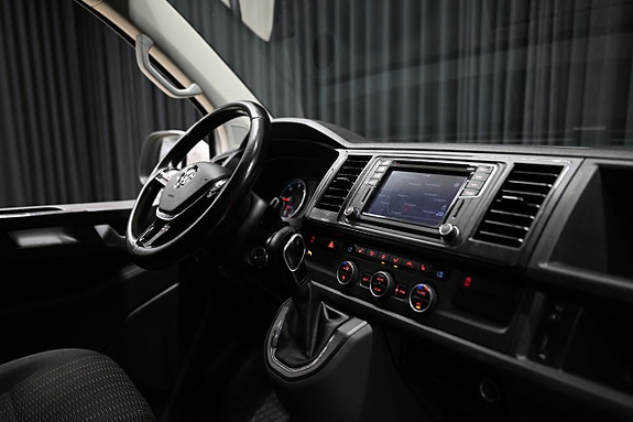 Volkswagen Caravelle 29 of 30